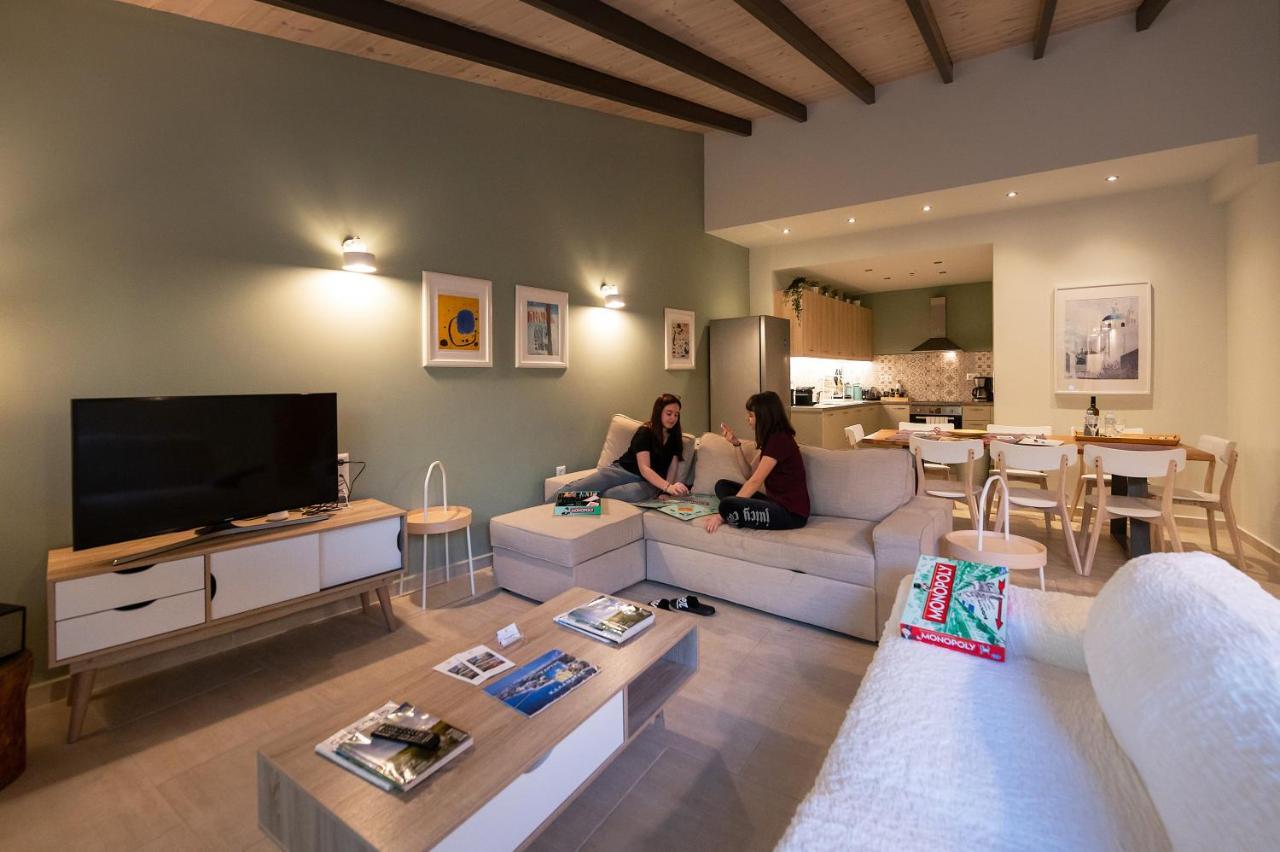 Linas Home - Kalamata Mediterranean Villas Extérieur photo