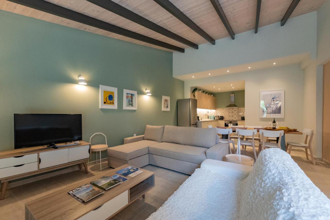 Linas Home - Kalamata Mediterranean Villas Extérieur photo
